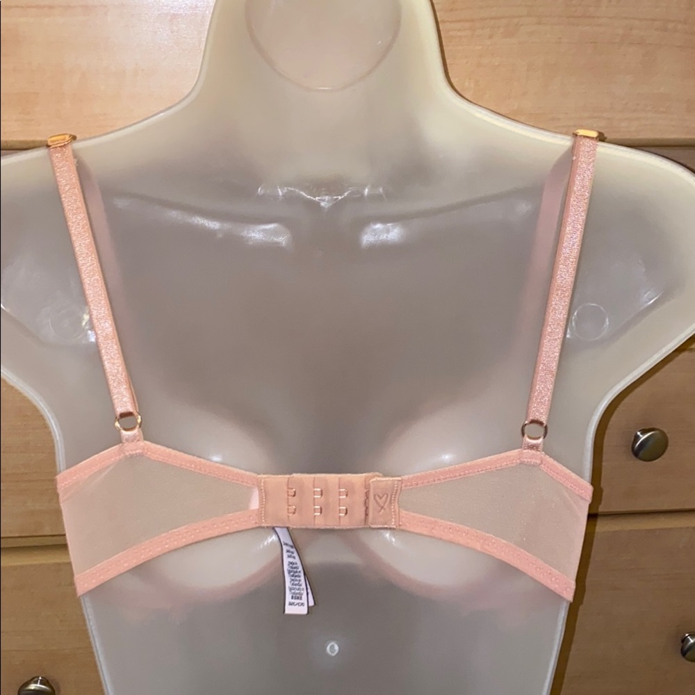 Victoria's Secret Dream Angels Cream Lace Push Up Bra and pantie set - Picture 4 of 7